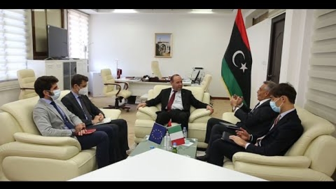 مدير إدارة الشؤون الخارجية بديوان رئاسة الوزراء يلتقي مع السفير الإيطالي