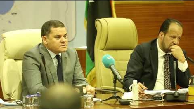 رئيس حكومة الوحدة الوطنية يتفقد سير العمل بوزارة الصحة